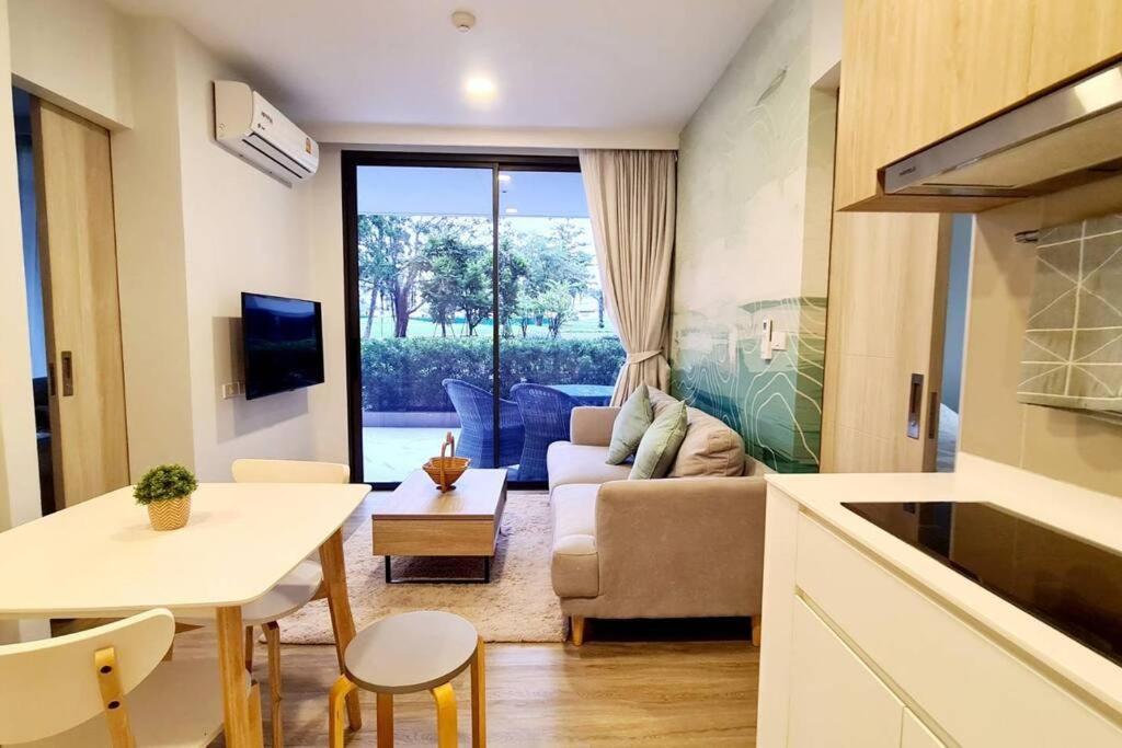 Apartment Laguna Skypark, 2 Bedrooms & Large Terrace With Golf View Phuket